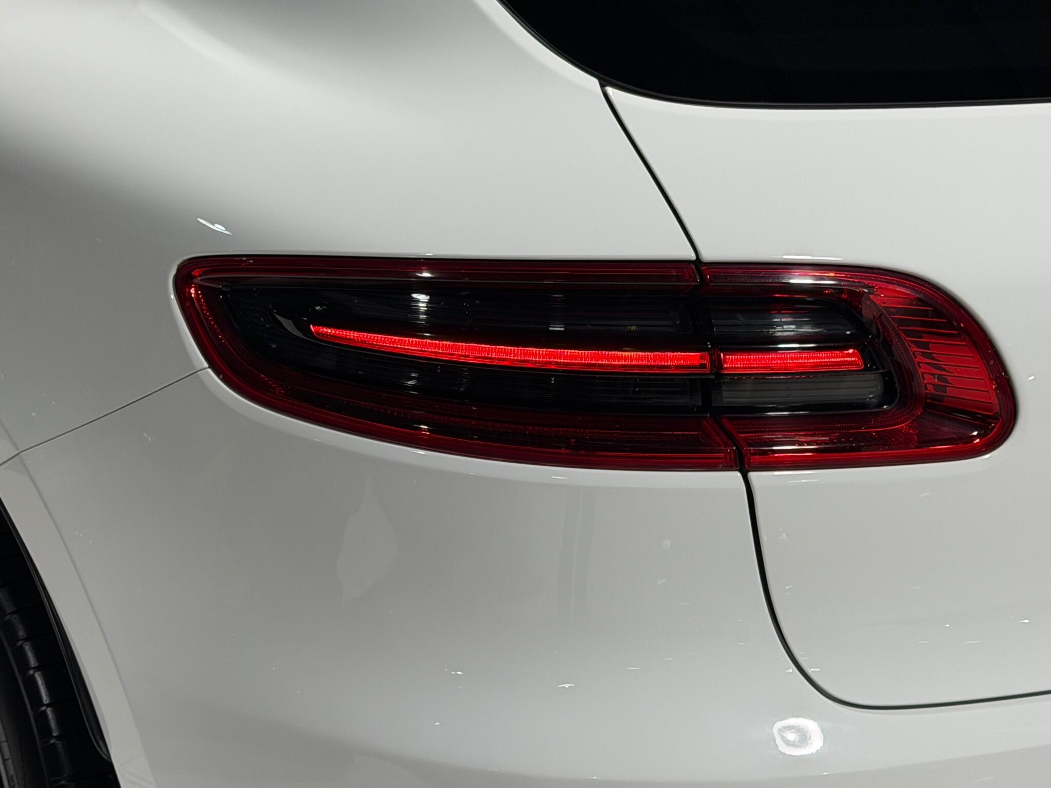 Porsche Macan 2.0T SUV 5dr Petrol PDK 4WD Euro 6 (s/s) (252 ps)